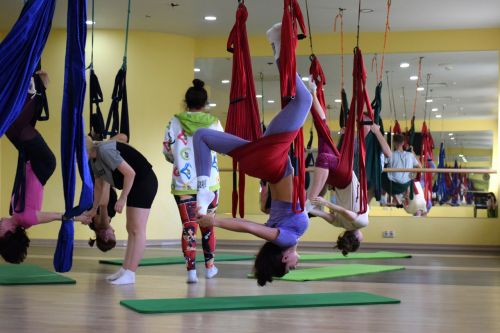 Йога-зал с зеркалами